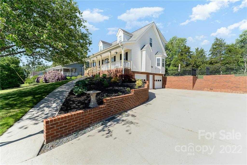 360 Christine Court, Winston Salem, Single-Family Home,  for sale,  Connection Realty, LLC